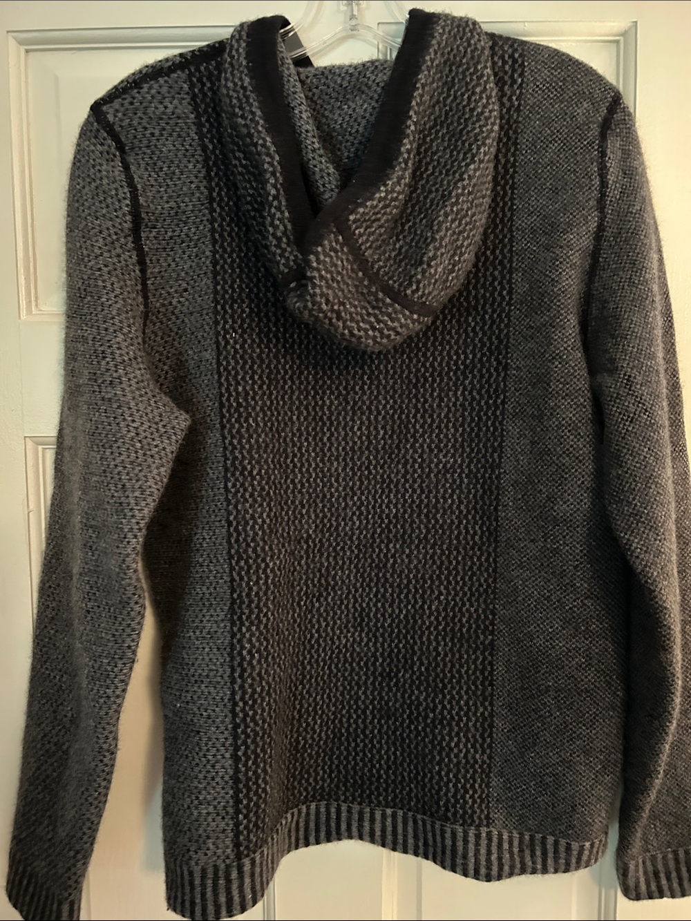 Vince wool and cashmere sweater hoodie. - Picture 3 of 4